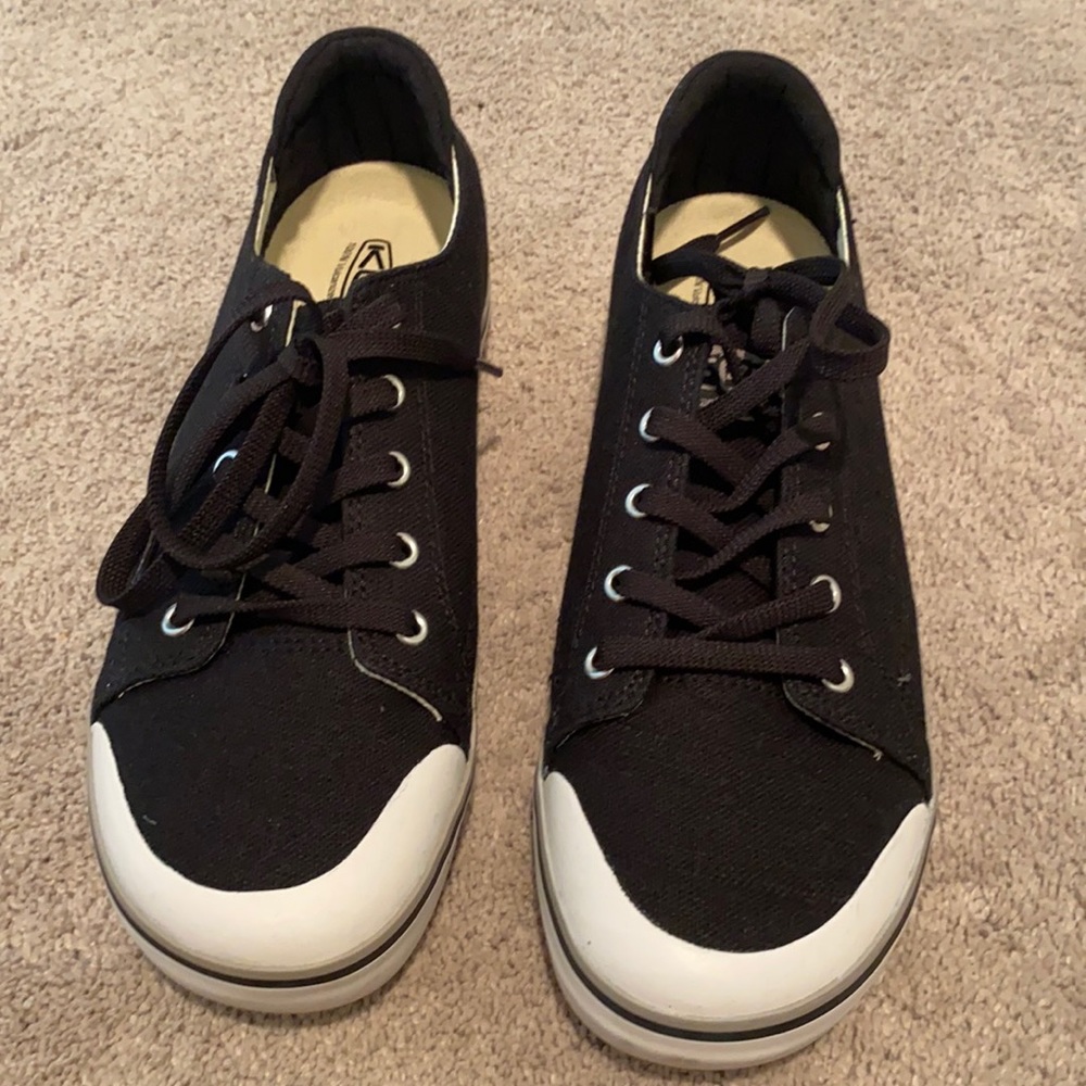 Keen canvas sneaker